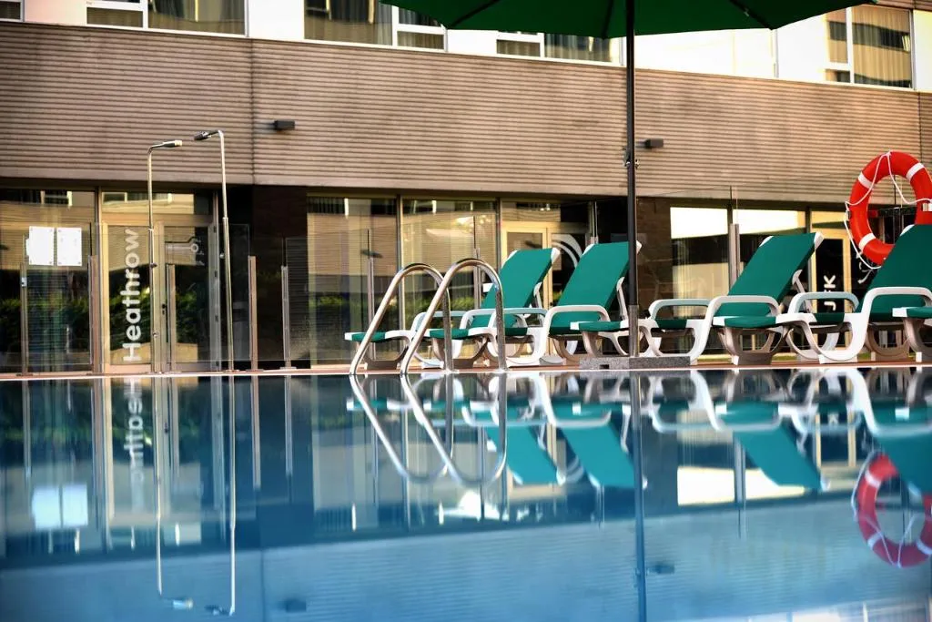 Pool, Axor Barajas, Madrid