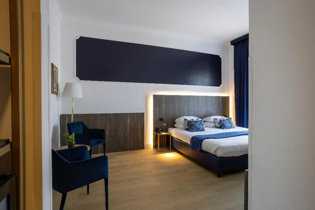 SUITE CAPACITY 3 Room, Grand Hotel Tiberio, Rome