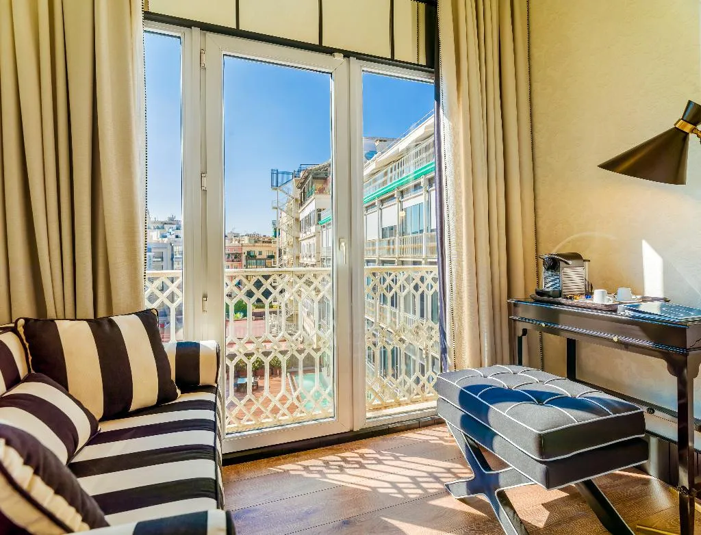 TRIPLE STANDARD Room, H10 Catalunya Plaza-Boutique Hotel, Barcelona