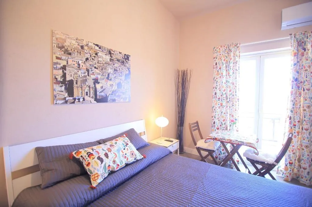 Room, Gioeni Ventidue, Catania