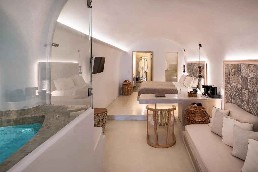 JUNIOR SUITE WITH JACUZZI Room, Athina Luxury Suites, Santorini