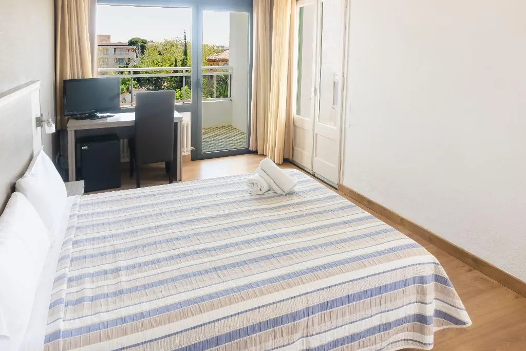 Double or Twin STANDARD Room, Planas, Costa Dorada