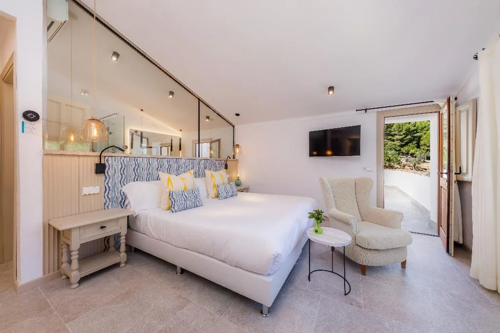 Double or Twin WITH TERRACE Room, Finca Albellons, Majorca
