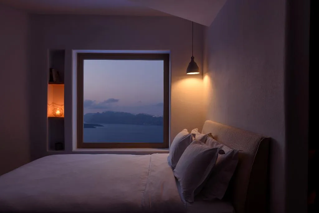 SUITE HONEYMOON Room, Earino Suites and Villas, Santorini