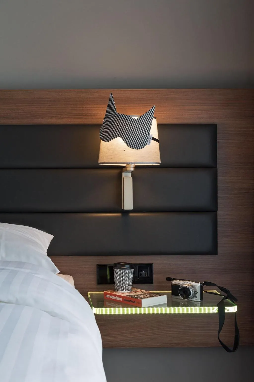 TWIN STANDARD Room, Moxy Amsterdam Houthavens, Amsterdam