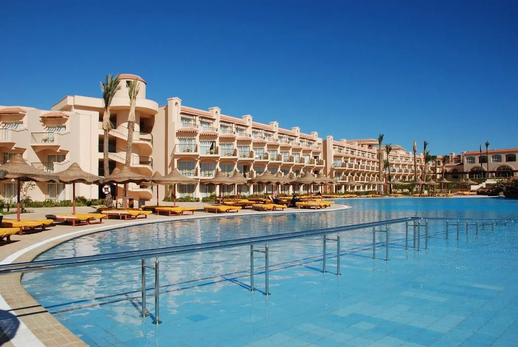 Pool, Pyramisa Beach Resort Sahl Hasheesh, Red Sea Riviera
