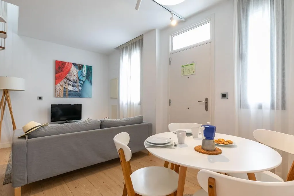 APARTMENT DUPLEX Room, Holiday Rentals Tempa Museo, Seville
