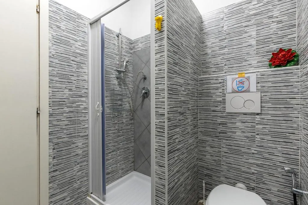 Room, Do Domus, Naples