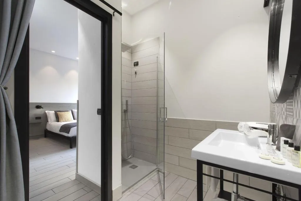 Room, La Ferrovia Guest House, Naples
