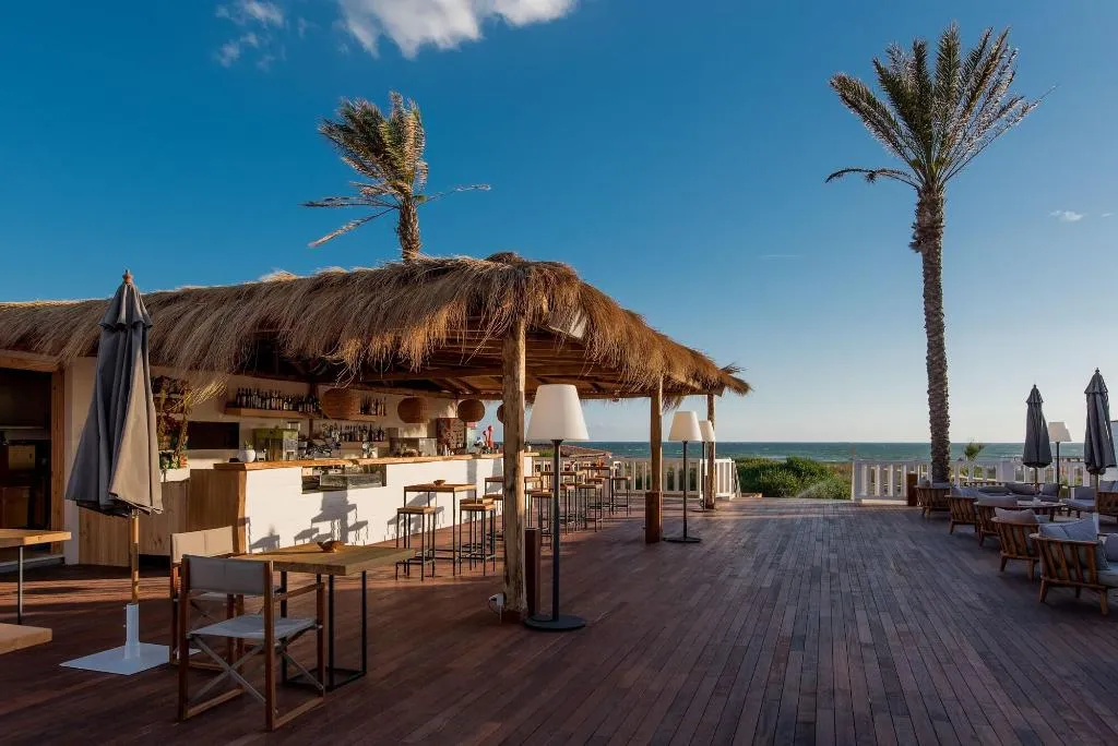 Sports and Entertainment, Cumeja Beach Club & Hotel, Naples
