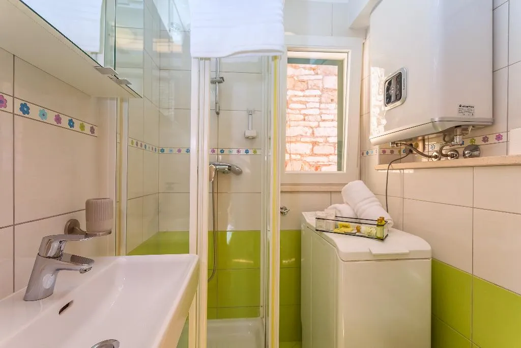 APARTMENT WITH BALCONY Room, Luxury Apartment And Rooms Godimento, Split