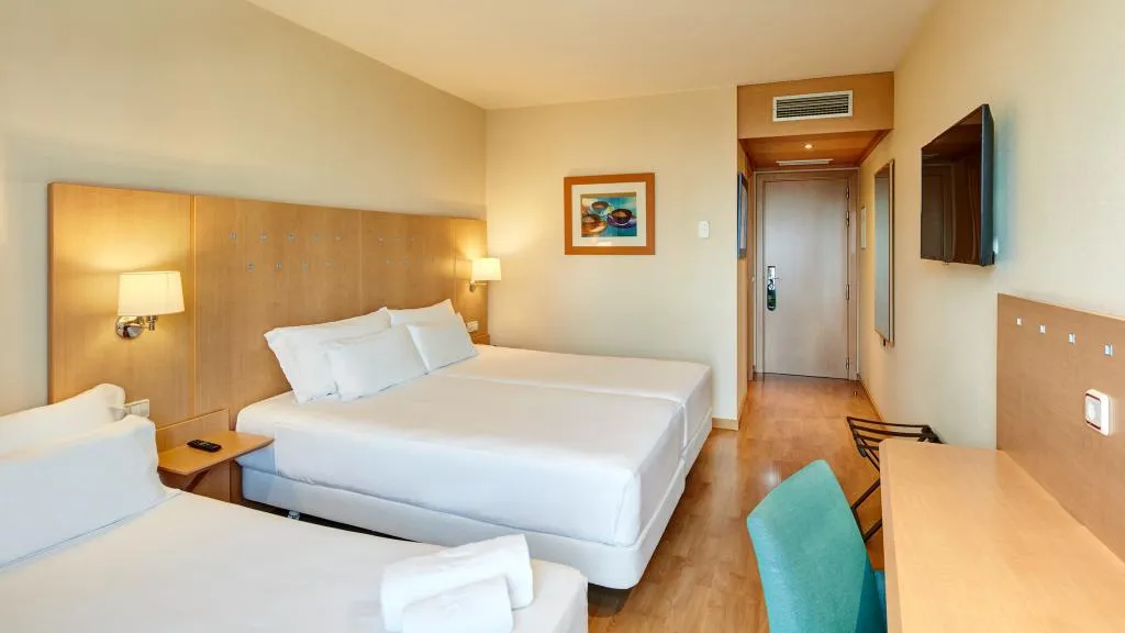 TRIPLE STANDARD Room, Sercotel Porta Barcelona, Barcelona
