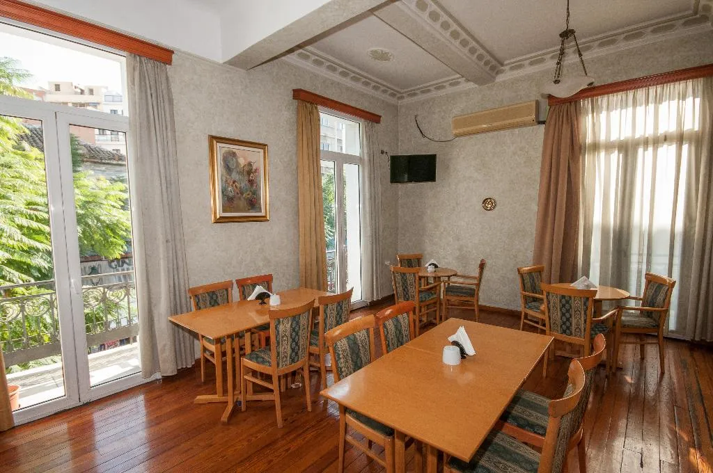 Restaurant, Cecil hotel, Athens