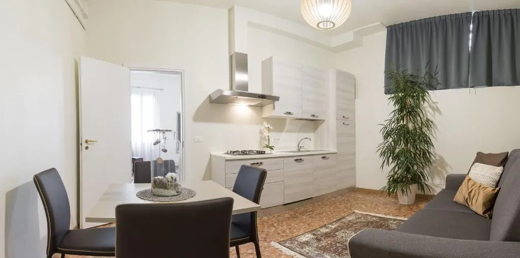 Room, Grand Canal Suites, Venice