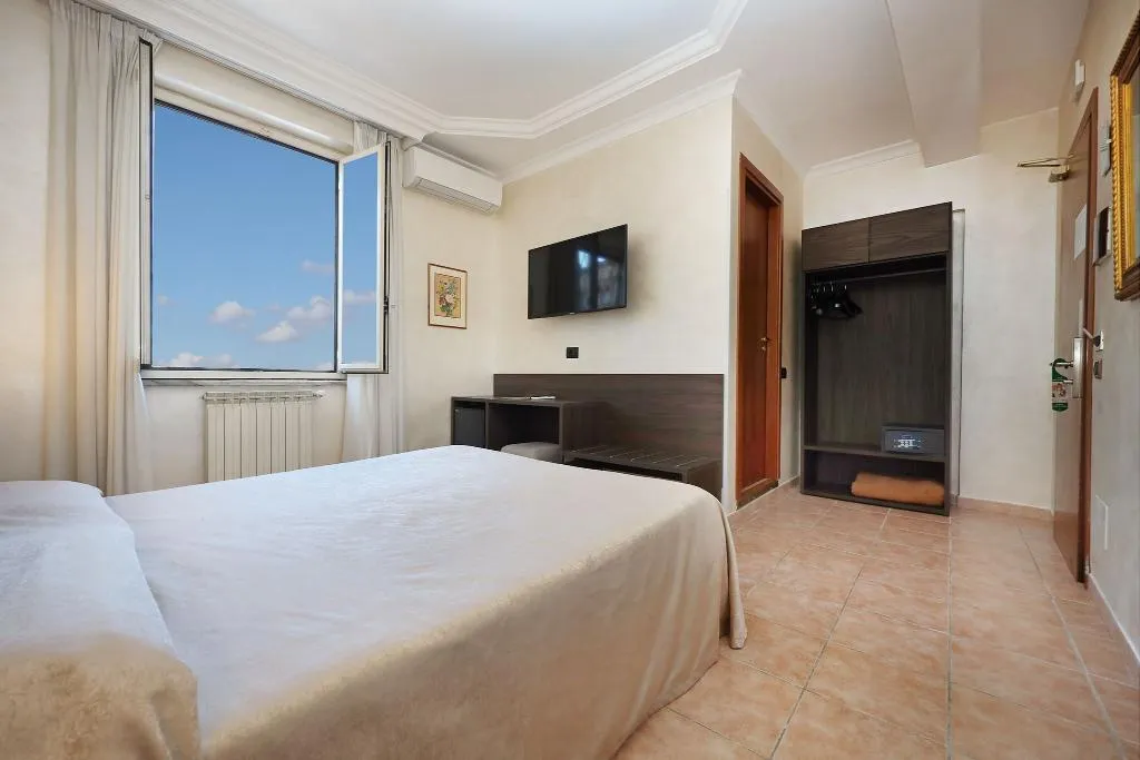 Double or Twin STANDARD Room, Rimini Hotel, Rome