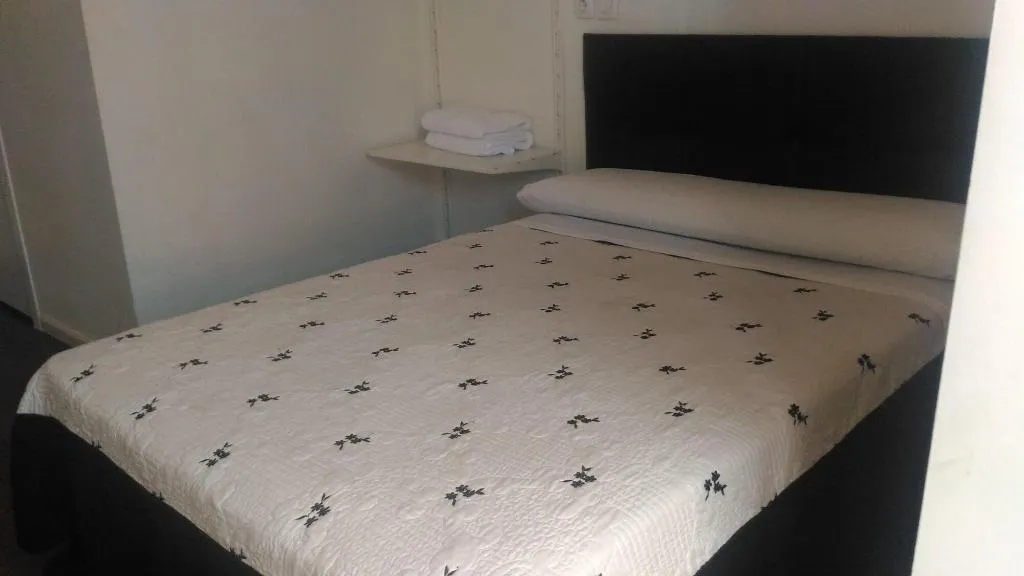 Room, Hostal Alaska, Madrid