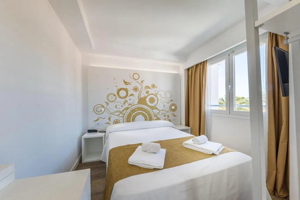 JUNIOR SUITE TWO BEDS Room, Welikehotel Triton Beach, Majorca