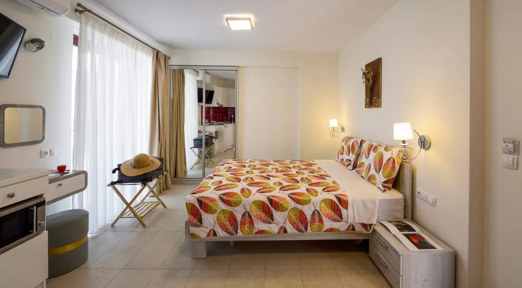 DOUBLE DELUXE SEA VIEW Room, Elpiniki Luxury Rooms, Thessaloniki