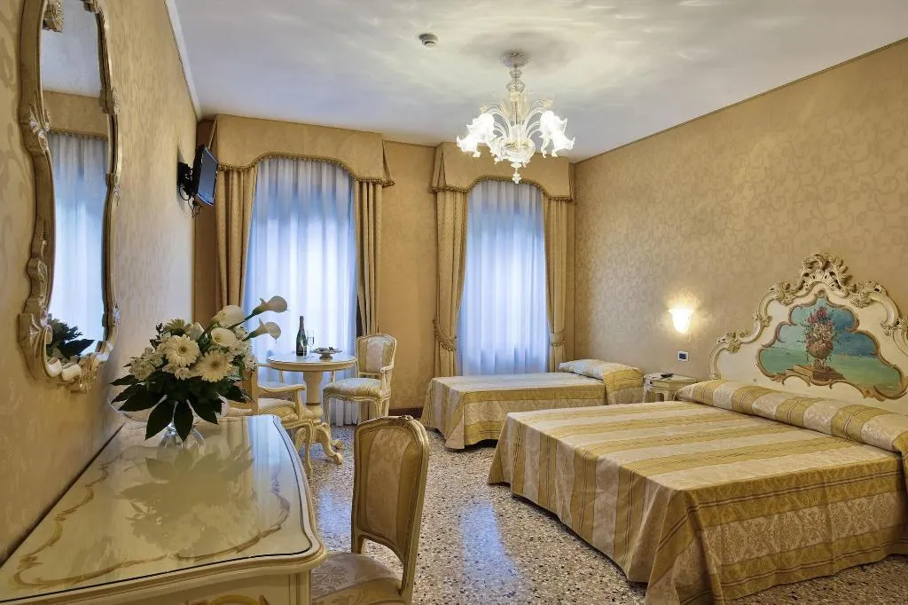 Room, Hotel Al Malcanton, Venice