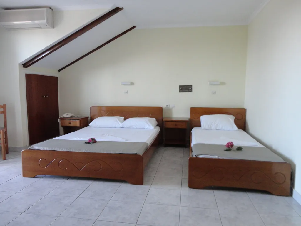 STUDIO CAPACITY 3 Room, Montes Studios & Apartments, Zante