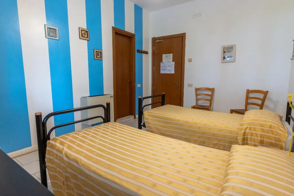TWIN TWO BEDS Room, Lato Azzurro, Venice