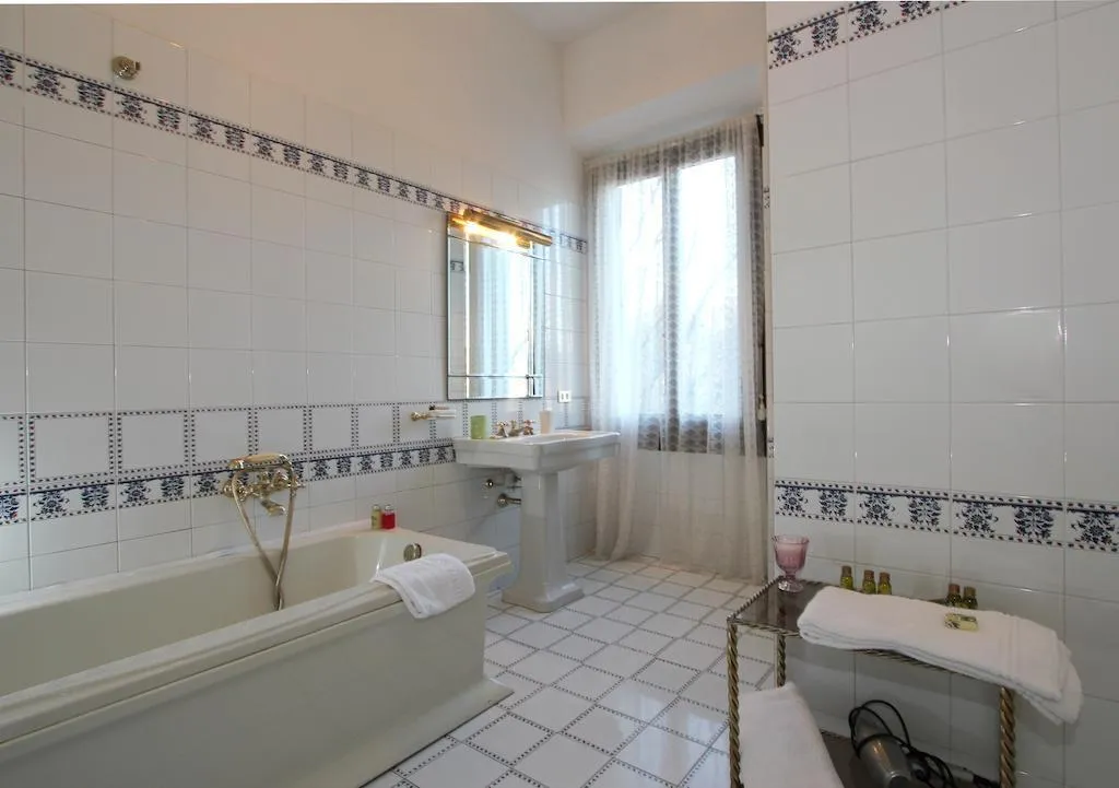 APARTMENT CAPACITY 4 ONE BEDROOM Room, Florence View Apartments, Florence