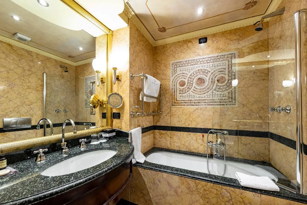 JUNIOR SUITE CAPACITY 1 Room, River Chateau, Rome