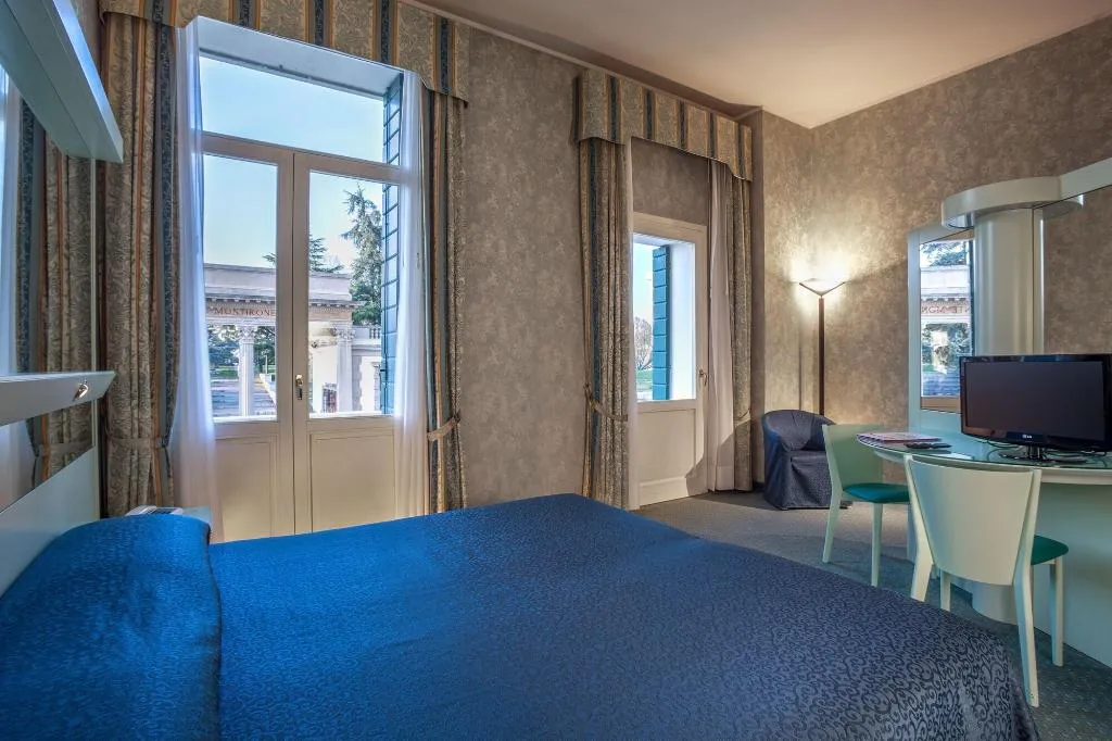 Room, Terme Savoia, Venice