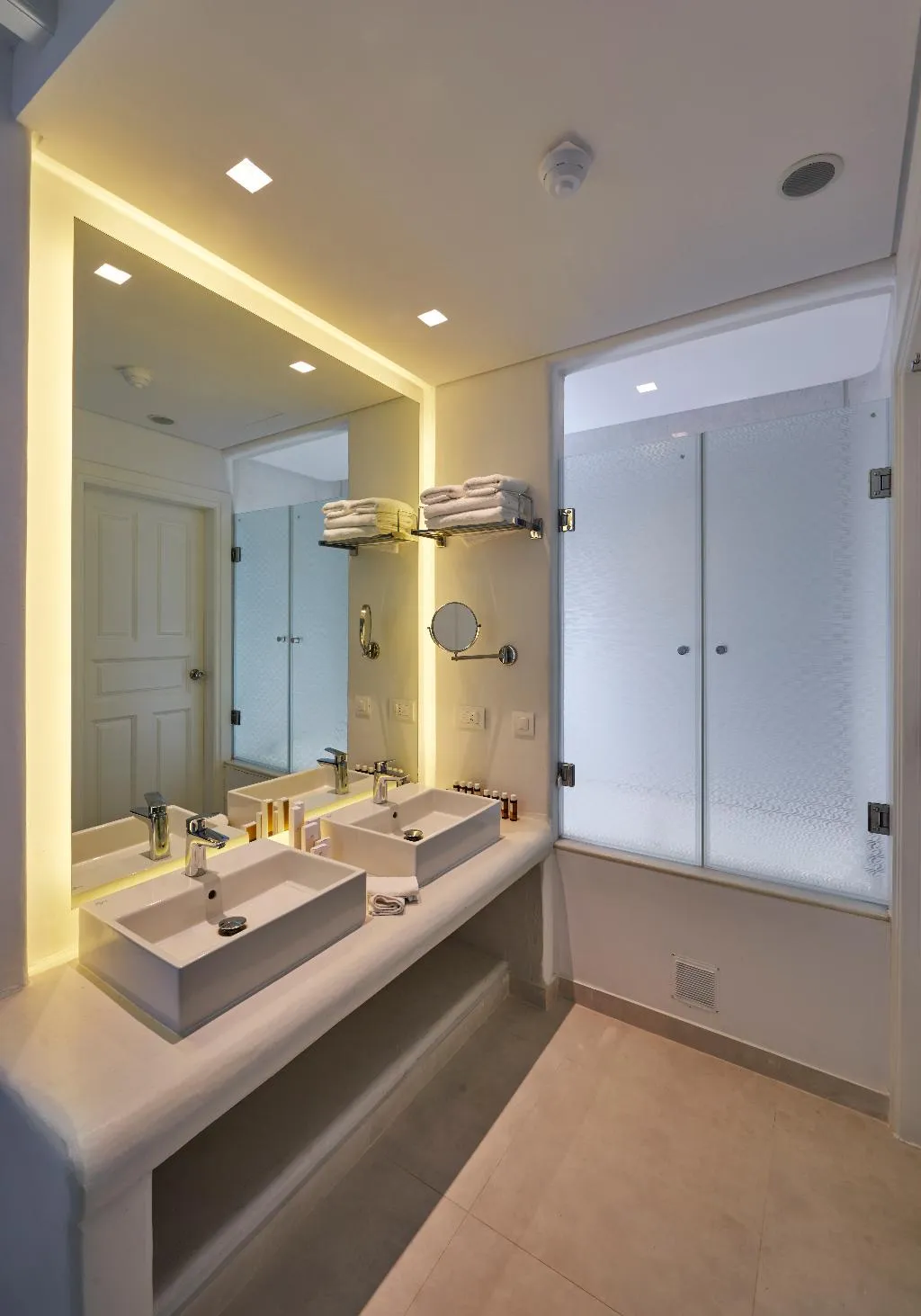 Double or Twin WITH JACUZZI Room, Petinos Beach, Mykonos