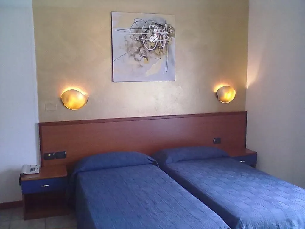 Room, Antille, Venice