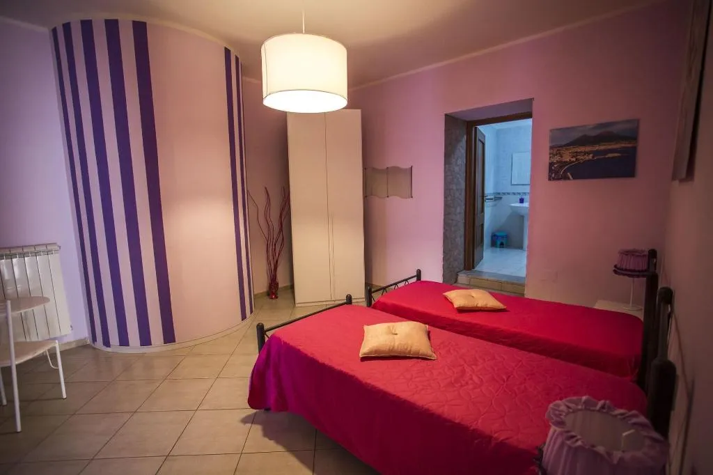 Room, Sanfralù, Naples