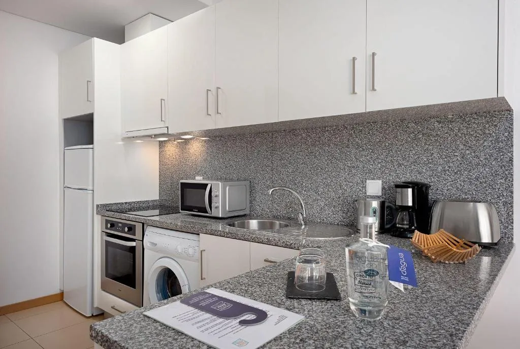 Room, Oporto Stories Apartments - Santa Catarina, 219, Porto