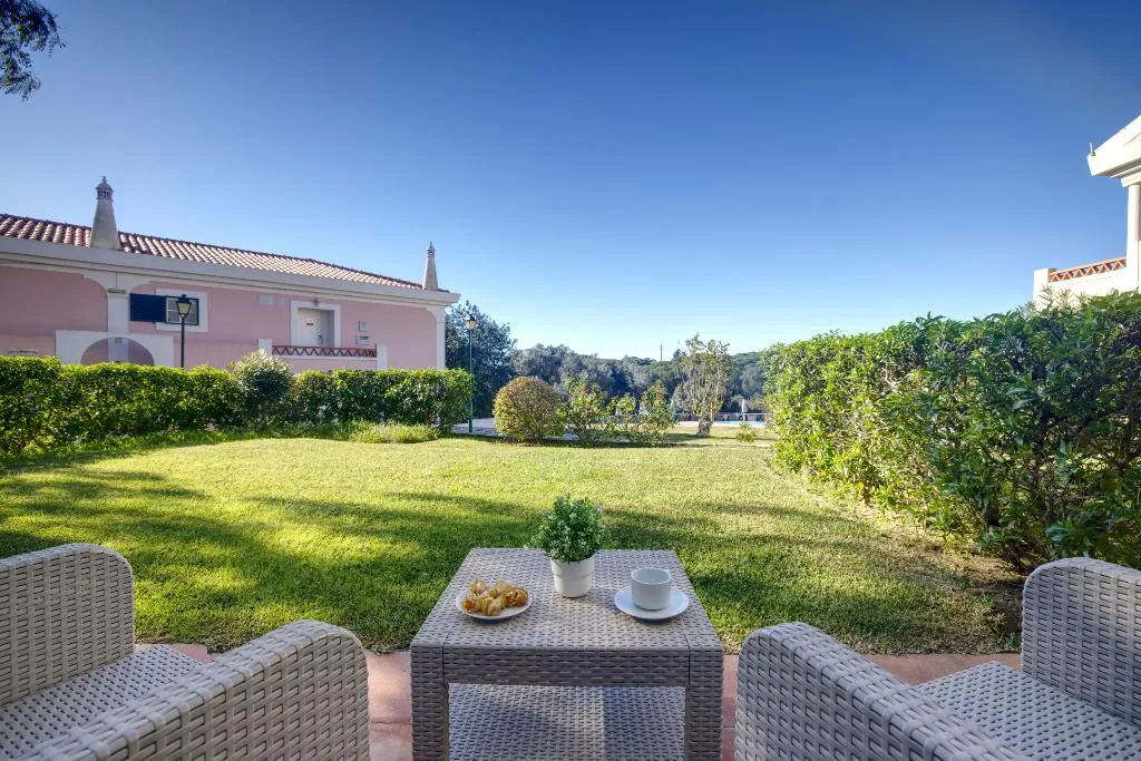 STUDIO GARDEN VIEW Room, Cegonha Country Club, Algarve
