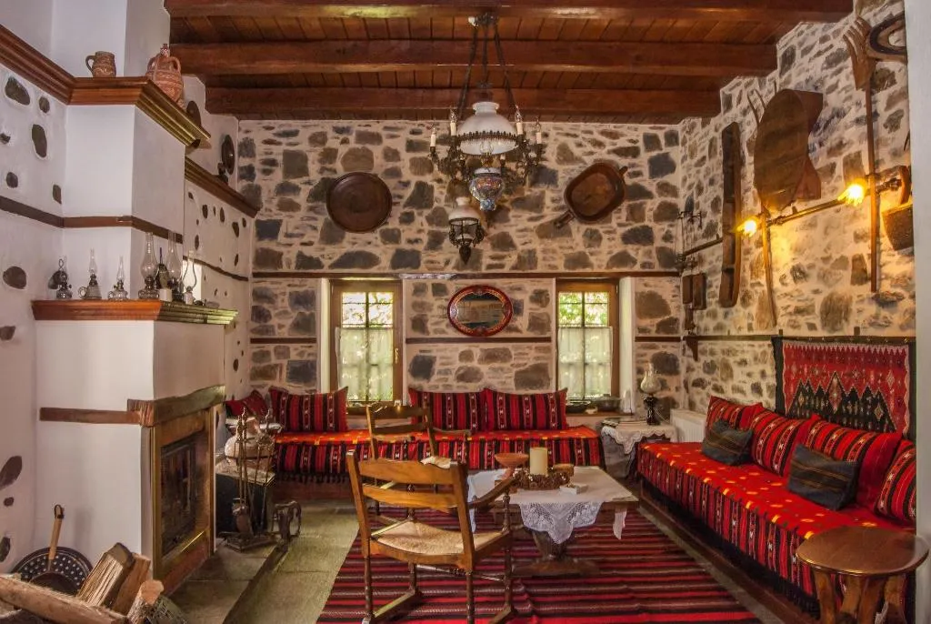 Lobby, Viraggas, Halkidiki