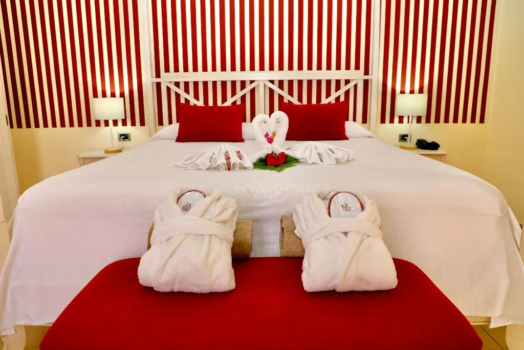 JUNIOR SUITE ONE BEDROOM Room, Grand Muthu Golf Plaza Hotel & Spa, Tenerife