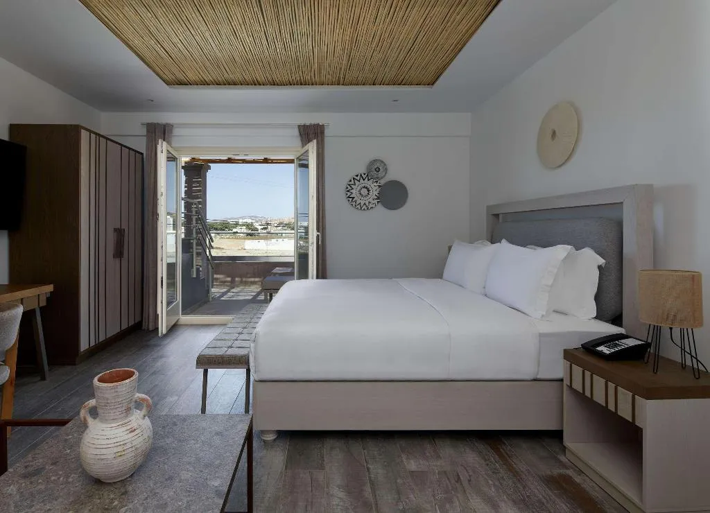 JUNIOR SUITE STANDARD Room, Sea Breeze Santorini Beach Resort, Curio Collectio, Santorini