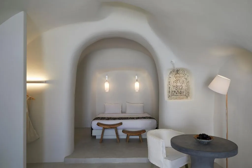 CAVE EXECUTIVE ONE BEDROOM Room, Elysian Santorini, Santorini