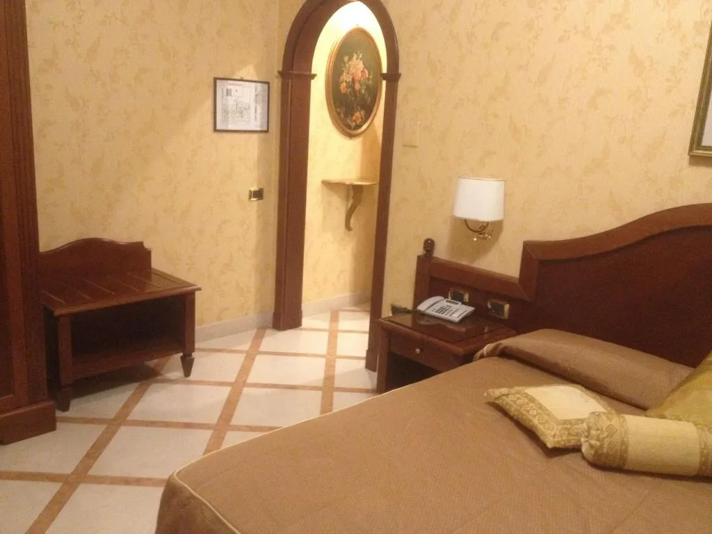Room, Hotel Al Boschetto, Naples