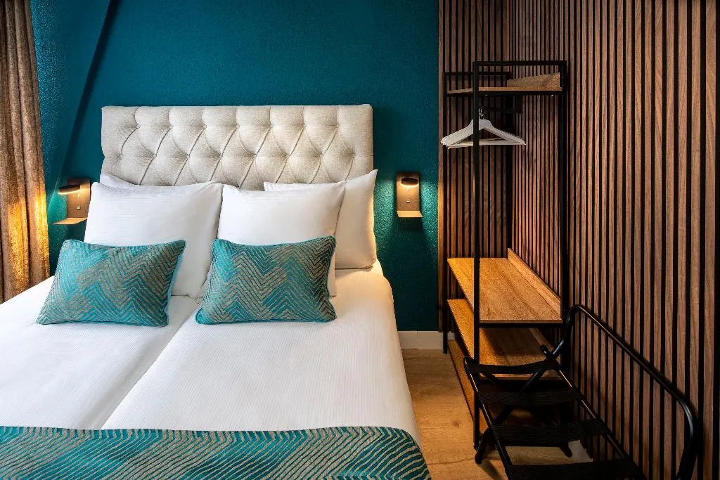 Double or Twin STANDARD Room, Hotel Jupiter, Amsterdam