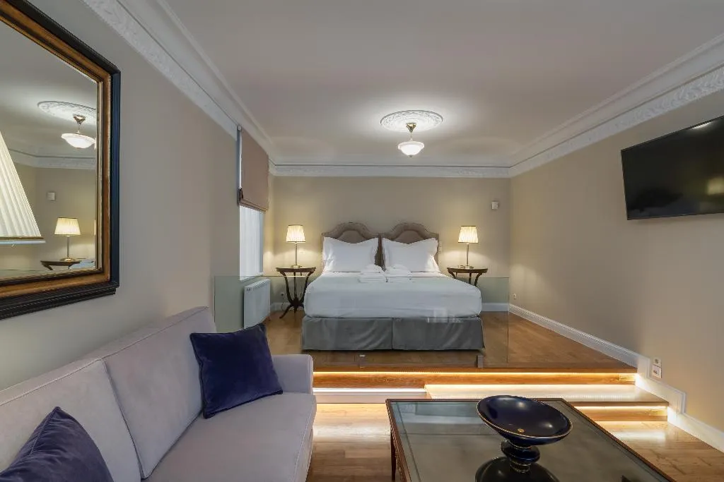 SUITE CAPACITY 4 Room, Noble Suites, Athens