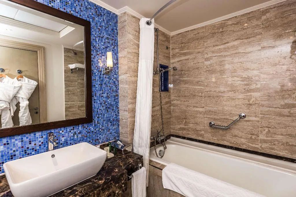 TWIN DELUXE SEA VIEW Room, Hilton Marsa Alam Nubian Resort, Red Sea Riviera