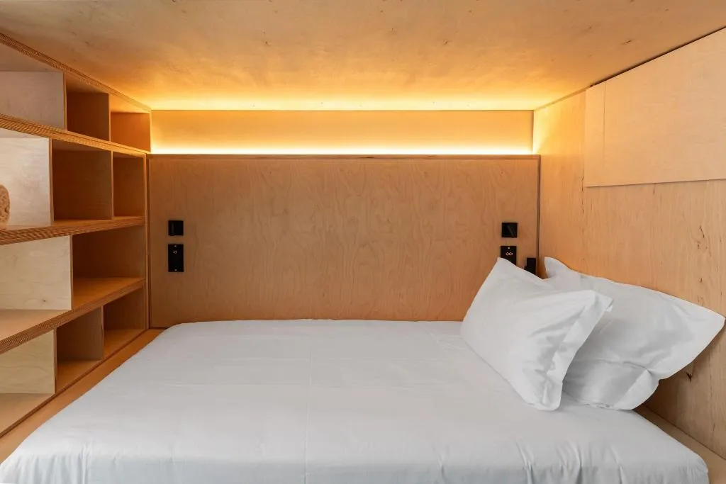 Room, Independente Bica, Lisbon