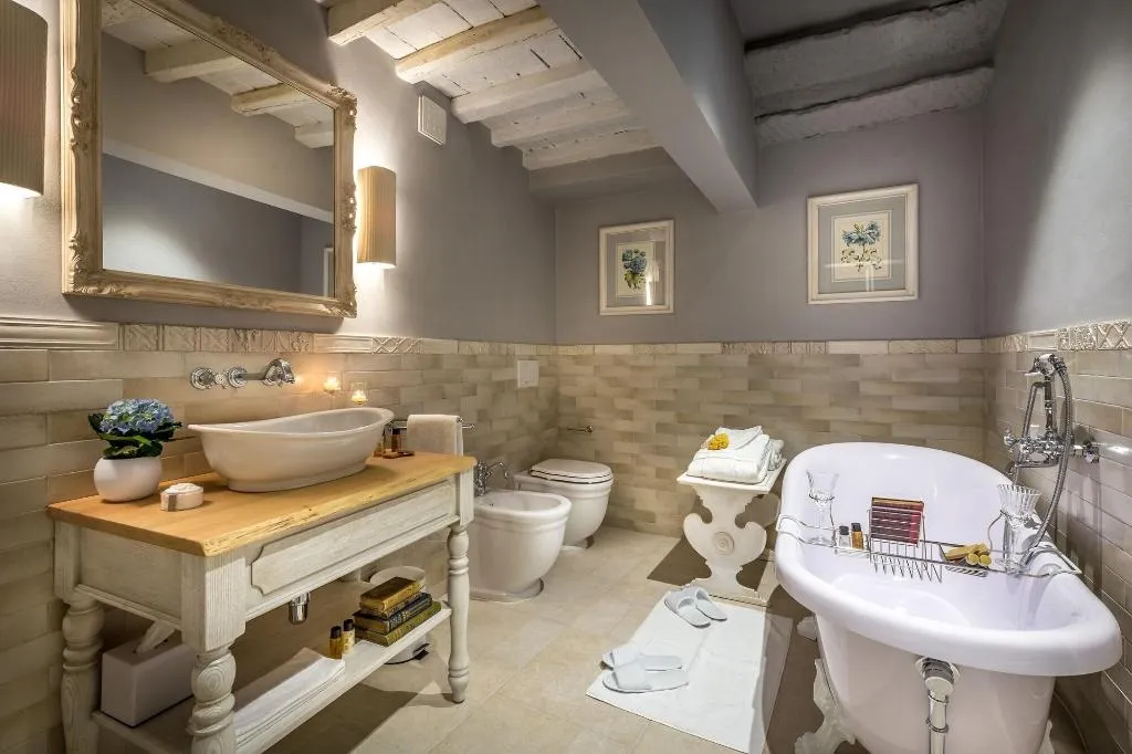 Room, Palazzo Ridolfi, Florence