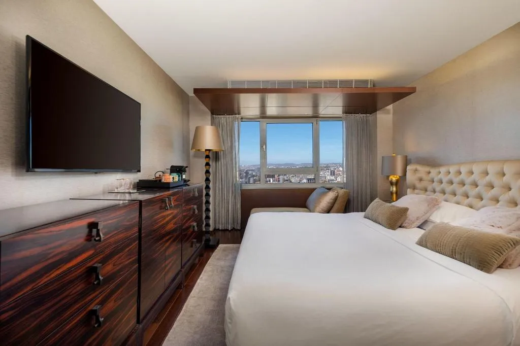 SUITE Presidential Room, Sheraton Lisboa Hotel & Spa, Lisbon