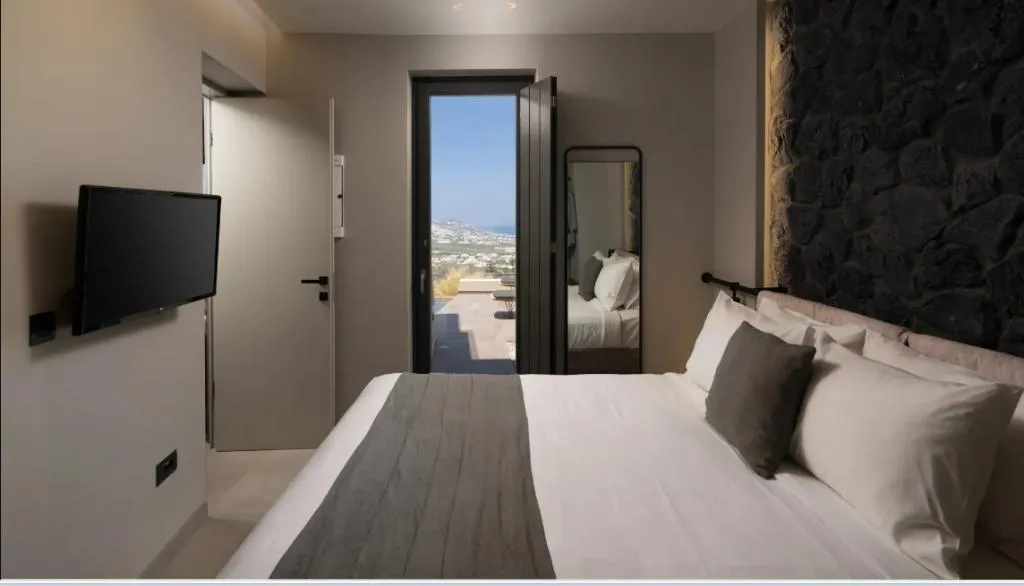SUITE SEA VIEW WITH PRIVATE POOL Room, Apikia Santorini, Santorini