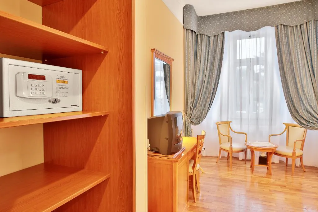 DOUBLE SUPERIOR Room, Belvedere Wellness Hotel Marianske Lazne, Prague