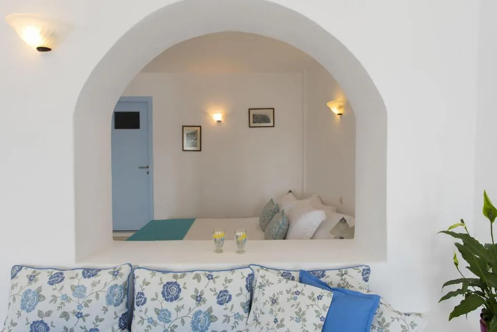 Room, Kastro Suites, Santorini
