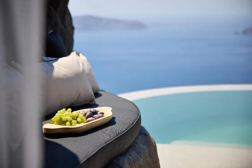 CAVE WITH PRIVATE POOL Room, One Of One Hotel, Santorini