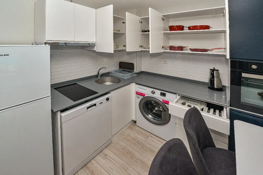 APARTMENT CITY VIEW TWO BEDS Room, C Suites Antalia, Antalya