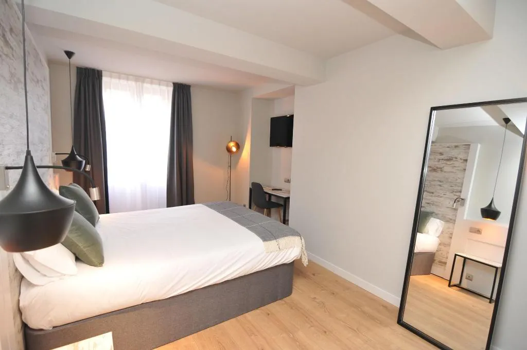 Room, Cims de Camprodon, Barcelona